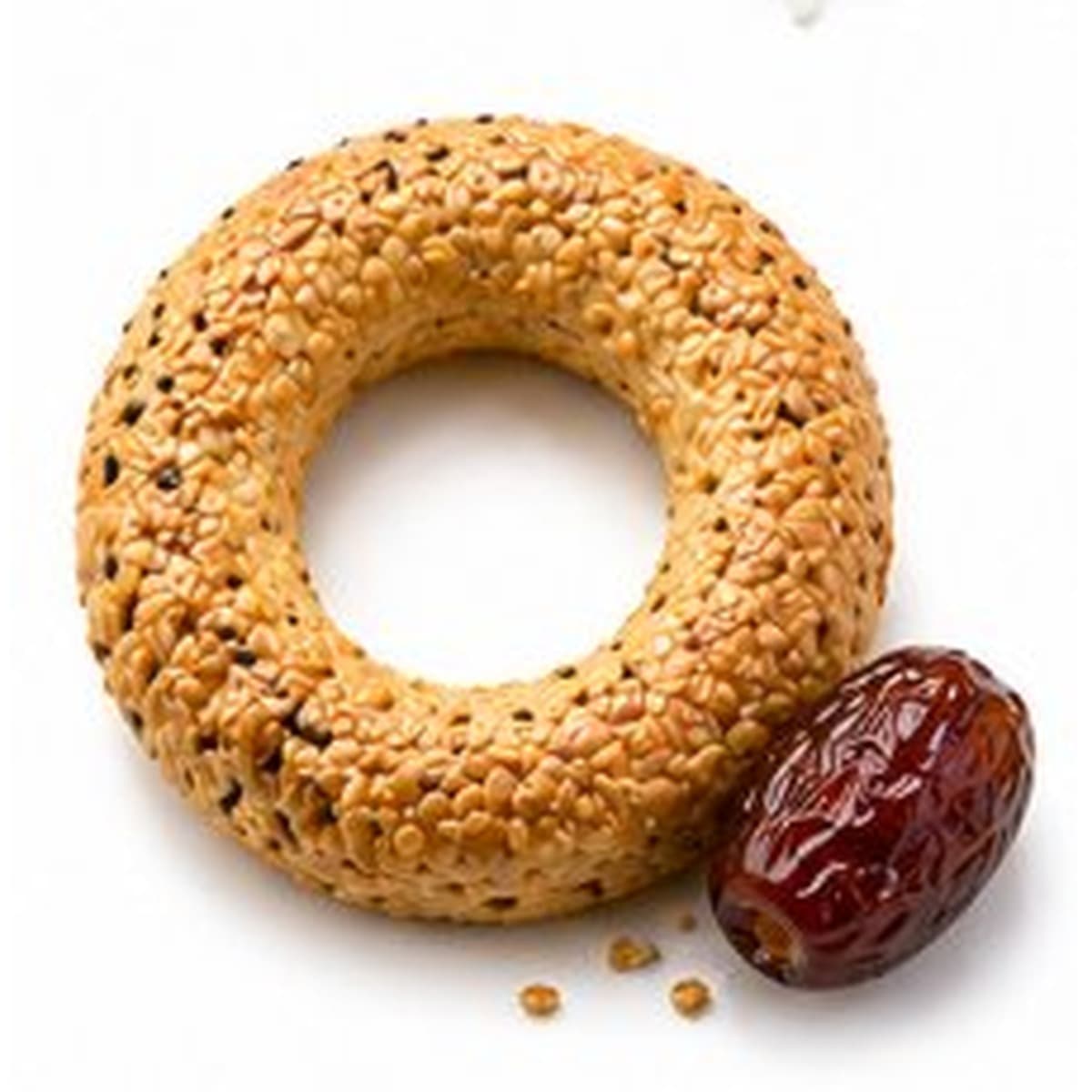 Sesame-coated Palestinian kaak ring cookie
